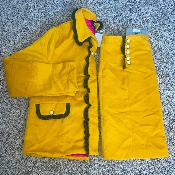 2 Piece Set - Skirt Set Gold Yellow and Green Trimmed Skirt Set Pearl Buttons - Picture 14 of 16